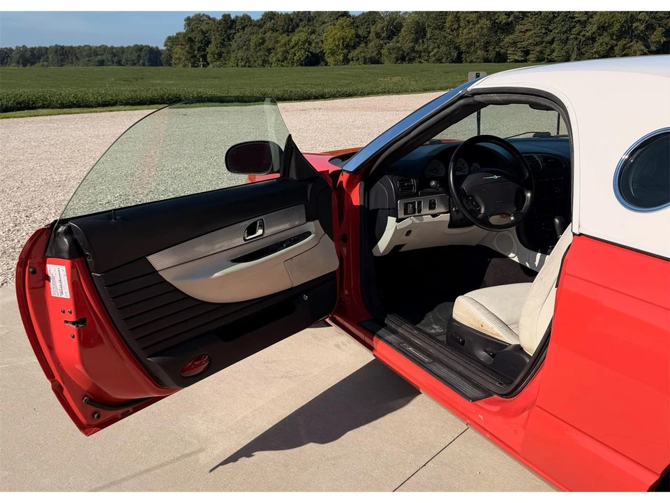 2003 Ford Thunderbird 11th Gen - Image 13 of 31