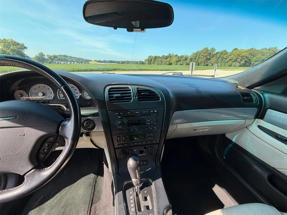 2003 Ford Thunderbird 11th Gen - Image 19 of 31
