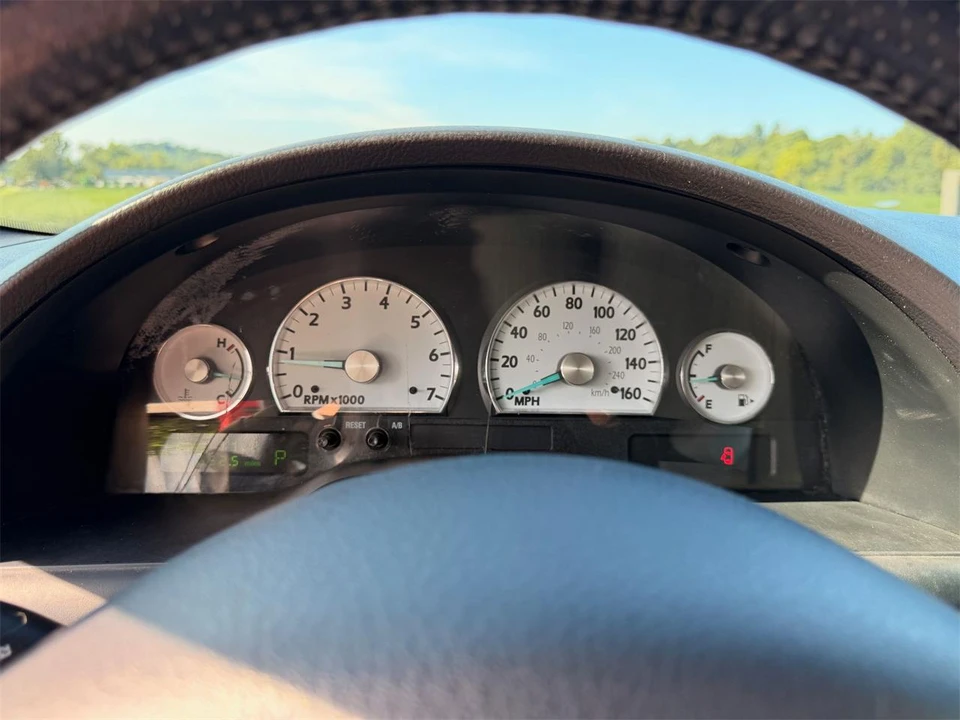 2003 Ford Thunderbird 11th Gen - Image 21 of 31