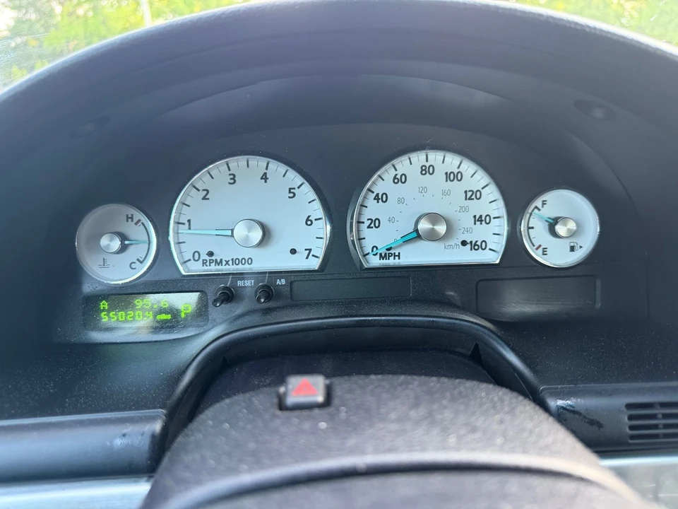 2003 Ford Thunderbird 11th Gen - Image 24 of 31