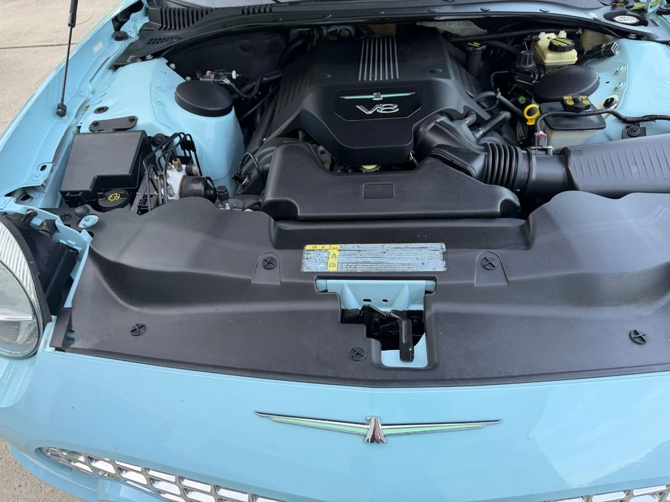2003 Ford Thunderbird 11th Gen - Image 27 of 31