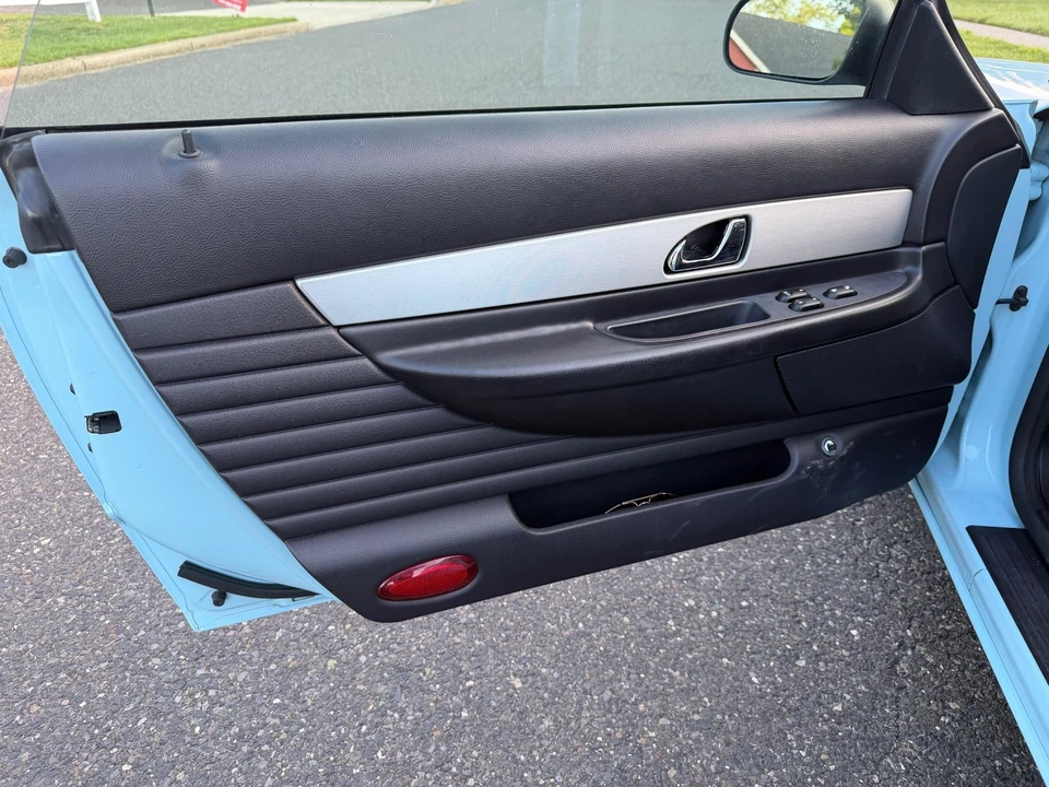 2003 Ford Thunderbird 11th Gen - Image 10 of 31