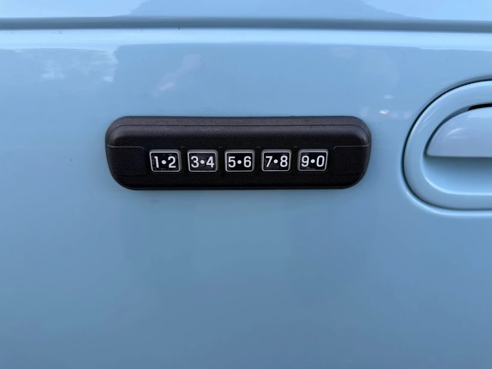 2003 Ford Thunderbird 11th Gen - Image 15 of 31