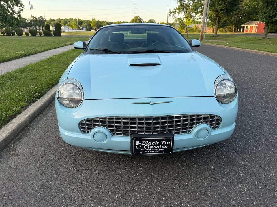 2003 Ford Thunderbird 11th Gen - Image 2 of 31