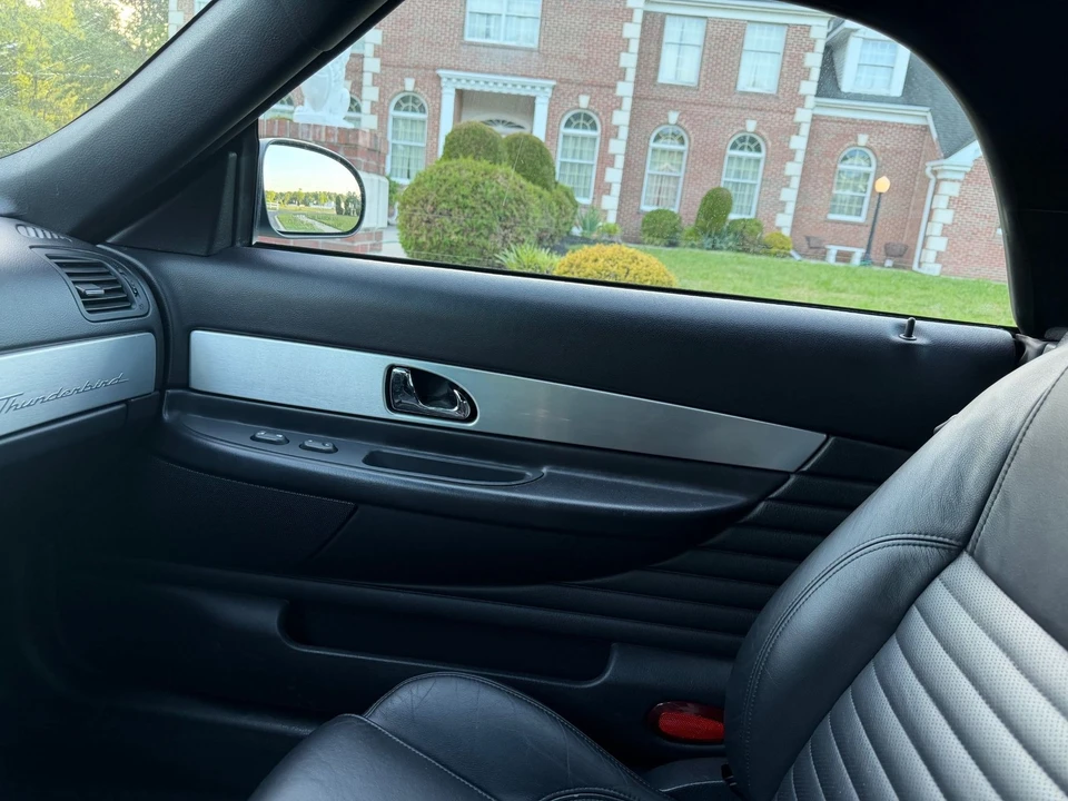 2003 Ford Thunderbird 11th Gen - Image 16 of 31