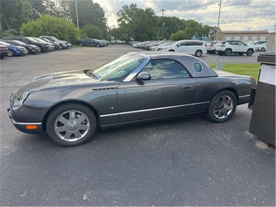 2003 Ford Thunderbird 11th Gen - Image 2 of 11