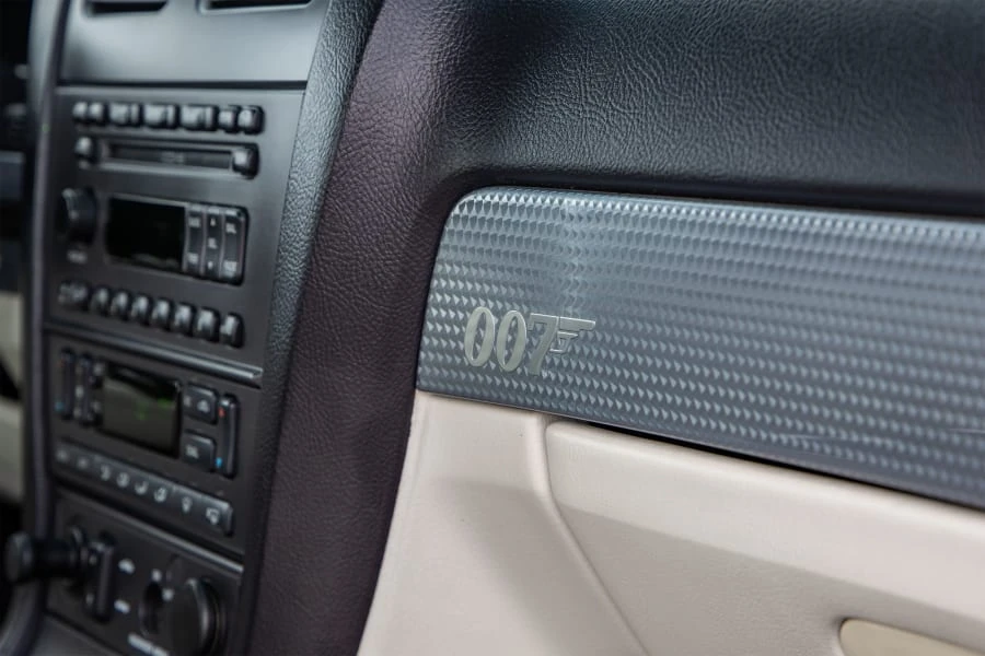 2003 Ford Thunderbird 11th Gen - Image 22 of 31