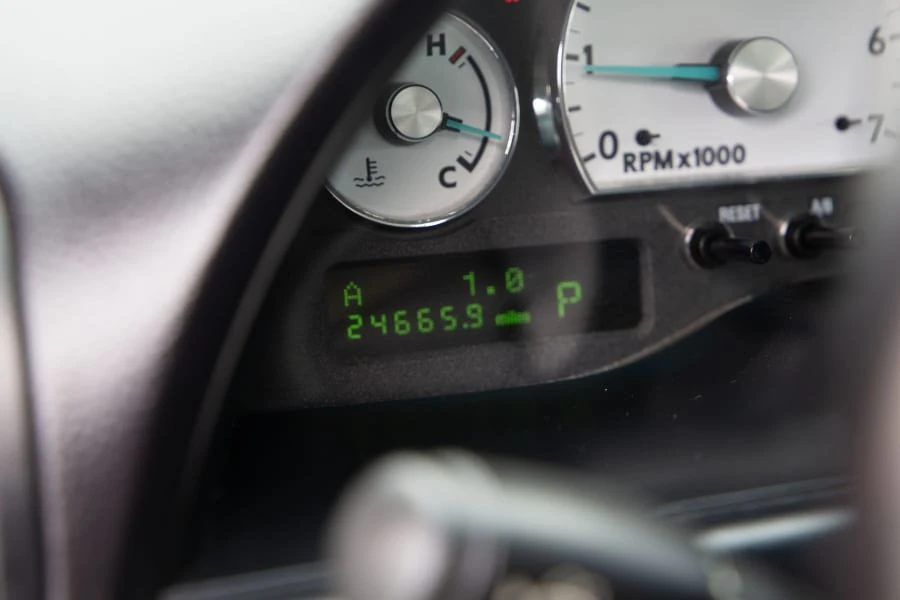 2003 Ford Thunderbird 11th Gen - Image 21 of 31