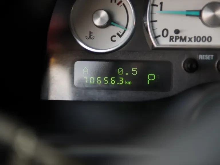2003 Ford Thunderbird 11th Gen - Image 16 of 29