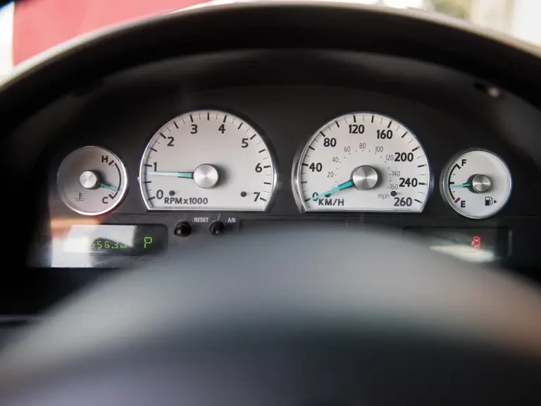 2003 Ford Thunderbird 11th Gen - Image 17 of 29