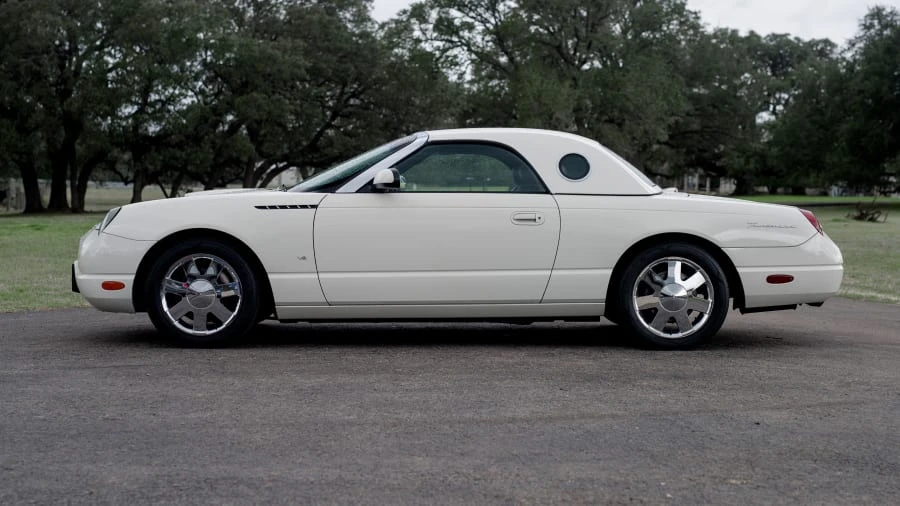 2003 Ford Thunderbird 11th Gen - Image 2 of 12