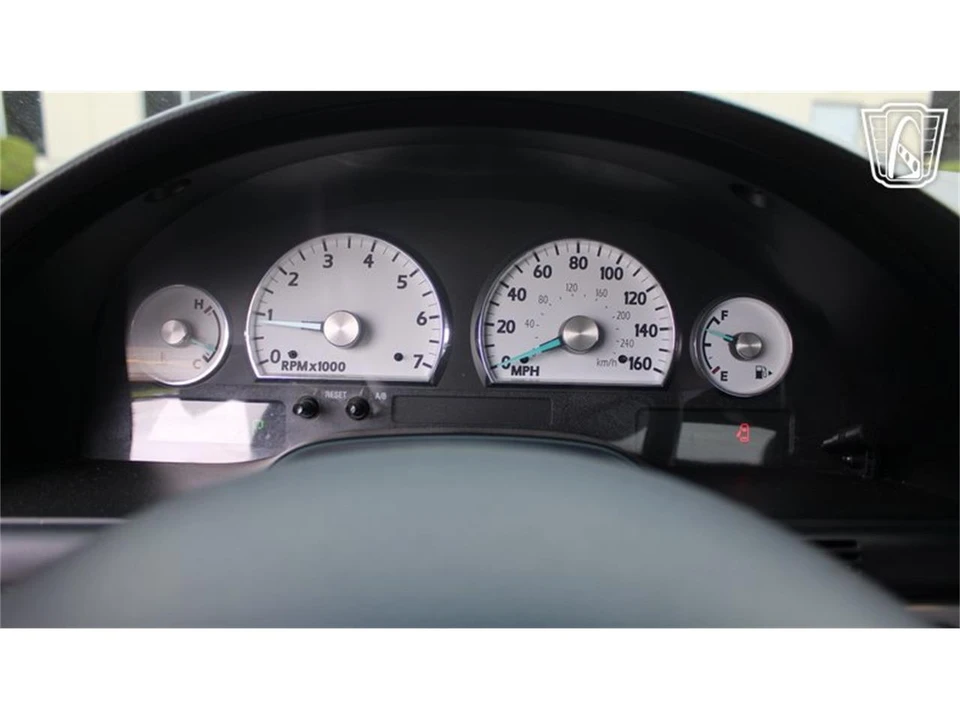 2003 Ford Thunderbird 11th Gen - Image 17 of 31