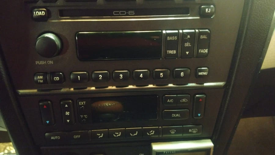 2003 Ford Thunderbird 11th Gen - Image 8 of 9
