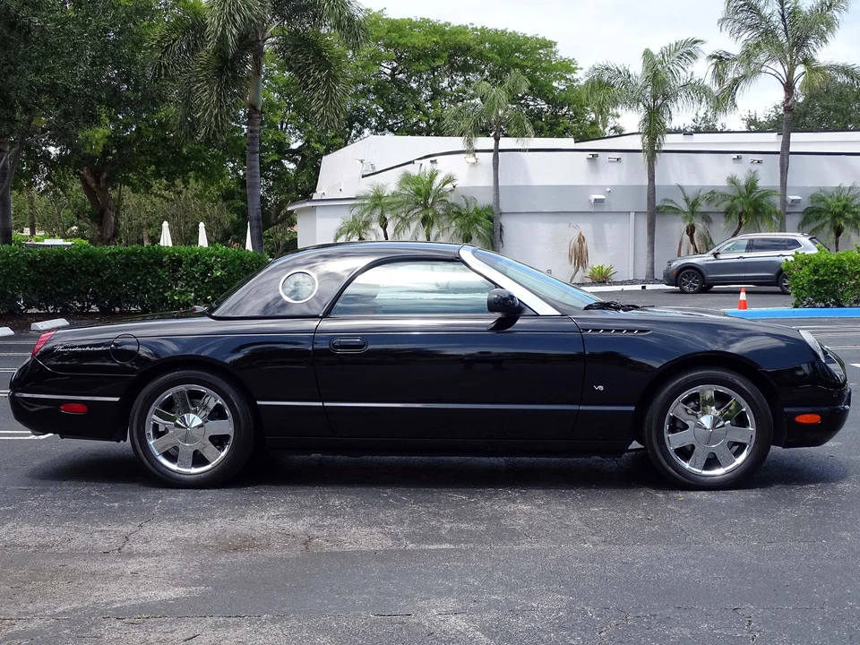 2003 Ford Thunderbird 11th Gen - Image 18 of 21