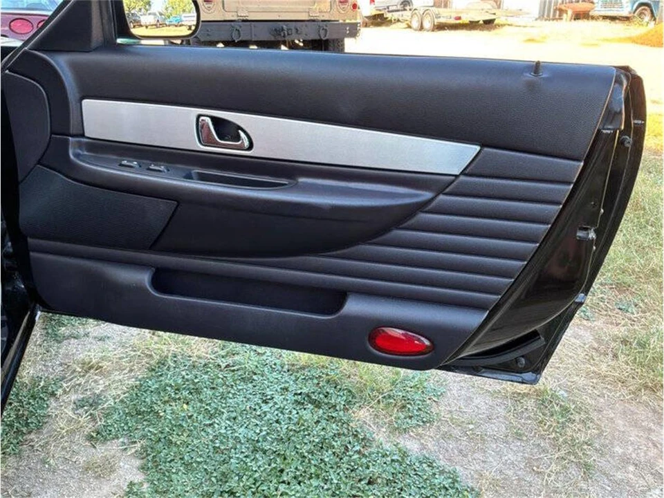 2003 Ford Thunderbird 11th Gen - Image 25 of 31