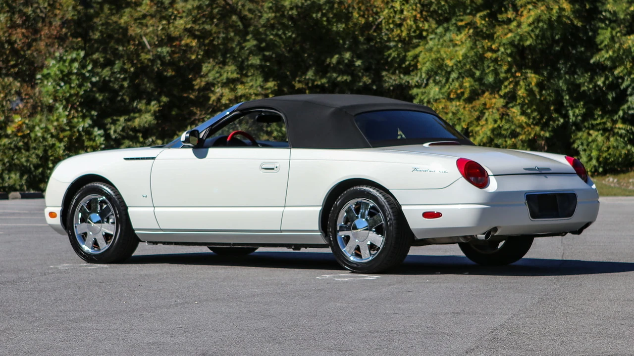 2003 Ford Thunderbird 11th Gen - Image 2 of 31