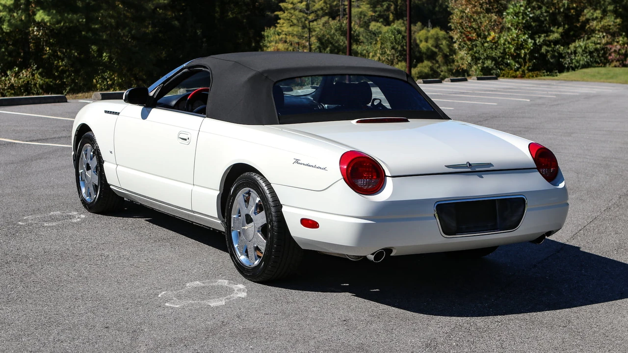 2003 Ford Thunderbird 11th Gen - Image 3 of 31