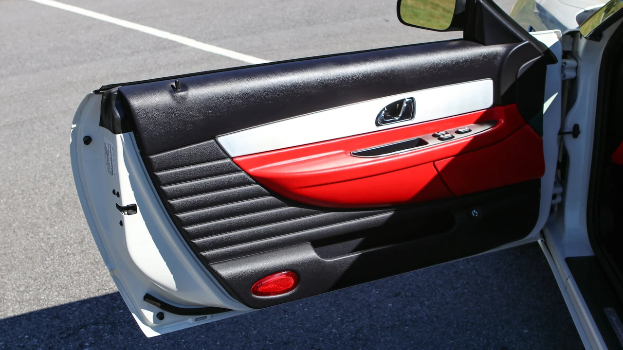 2003 Ford Thunderbird 11th Gen - Image 9 of 31