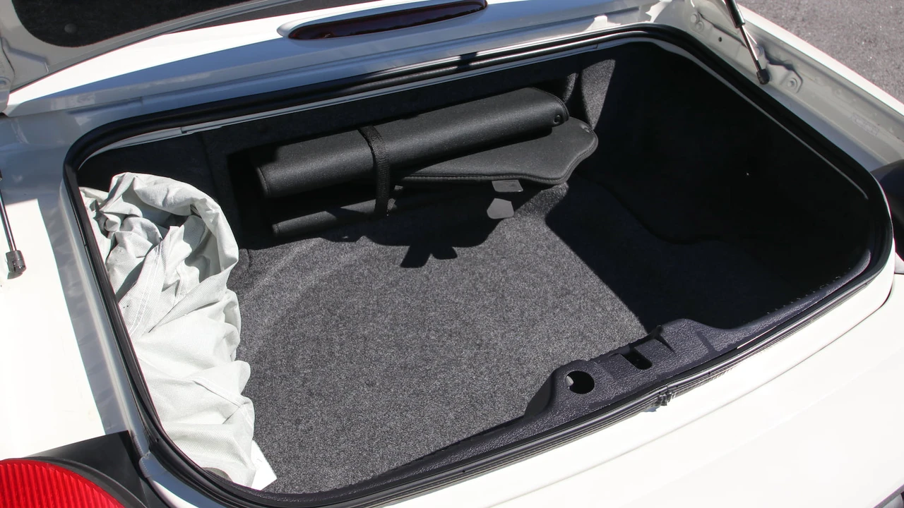 2003 Ford Thunderbird 11th Gen - Image 11 of 31