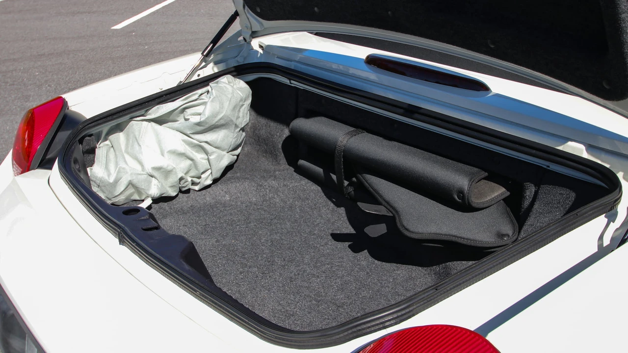 2003 Ford Thunderbird 11th Gen - Image 12 of 31