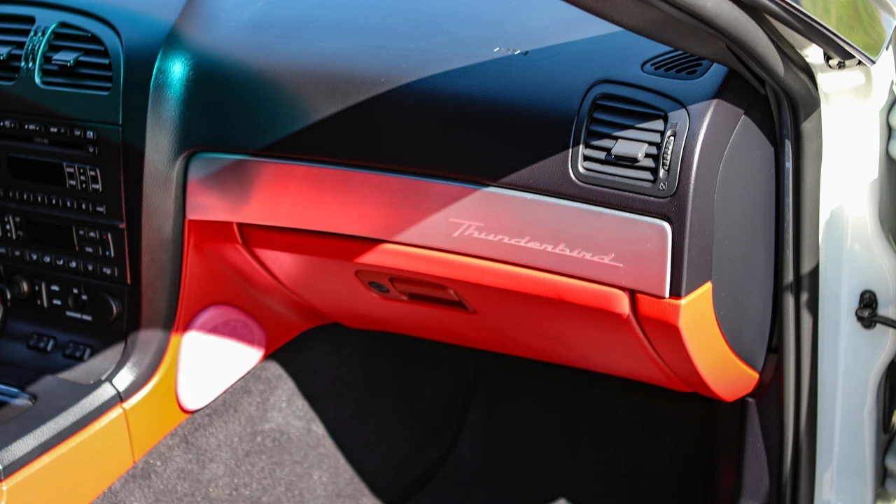 2003 Ford Thunderbird 11th Gen - Image 13 of 31