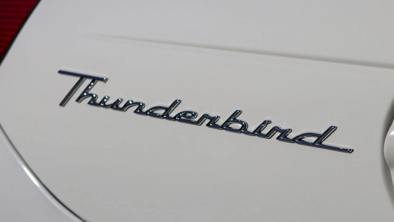 2003 Ford Thunderbird 11th Gen - Image 23 of 31