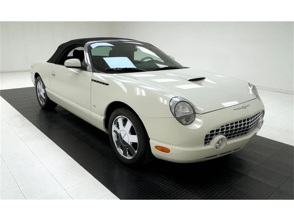 2003 Ford Thunderbird 11th Gen - Image 10 of 31