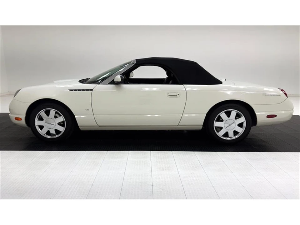 2003 Ford Thunderbird 11th Gen - Image 3 of 31