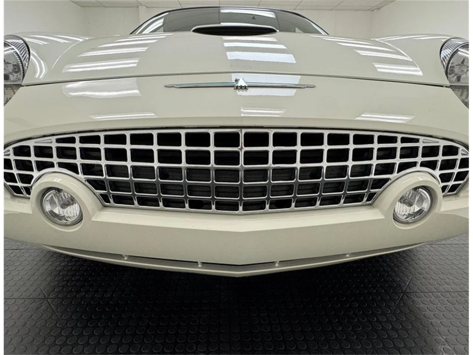 2003 Ford Thunderbird 11th Gen - Image 12 of 31