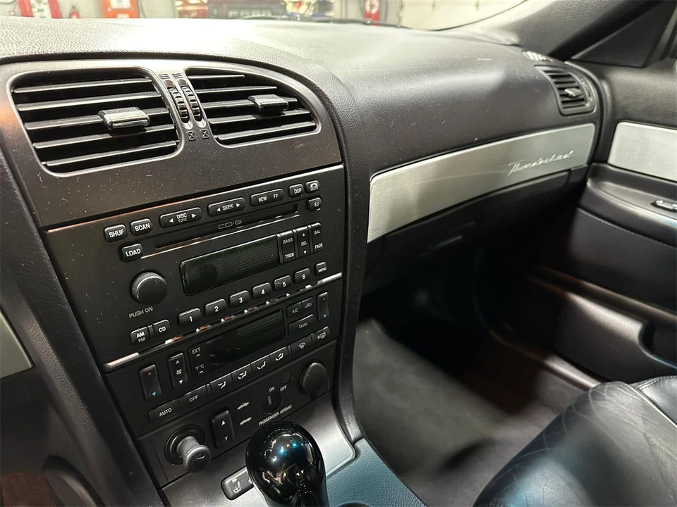 2003 Ford Thunderbird 11th Gen - Image 18 of 31