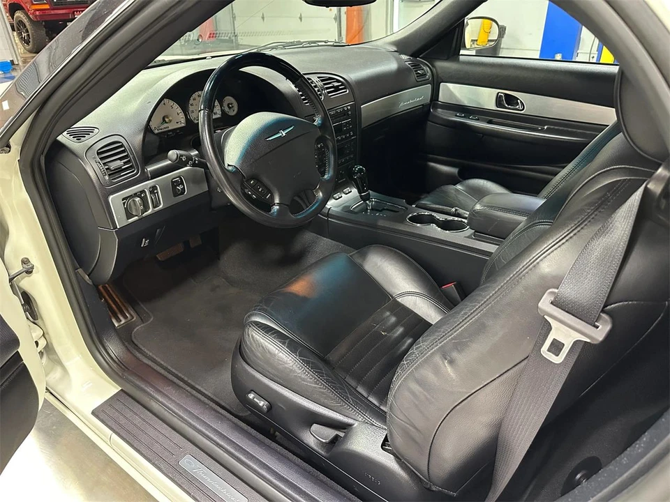 2003 Ford Thunderbird 11th Gen - Image 11 of 31