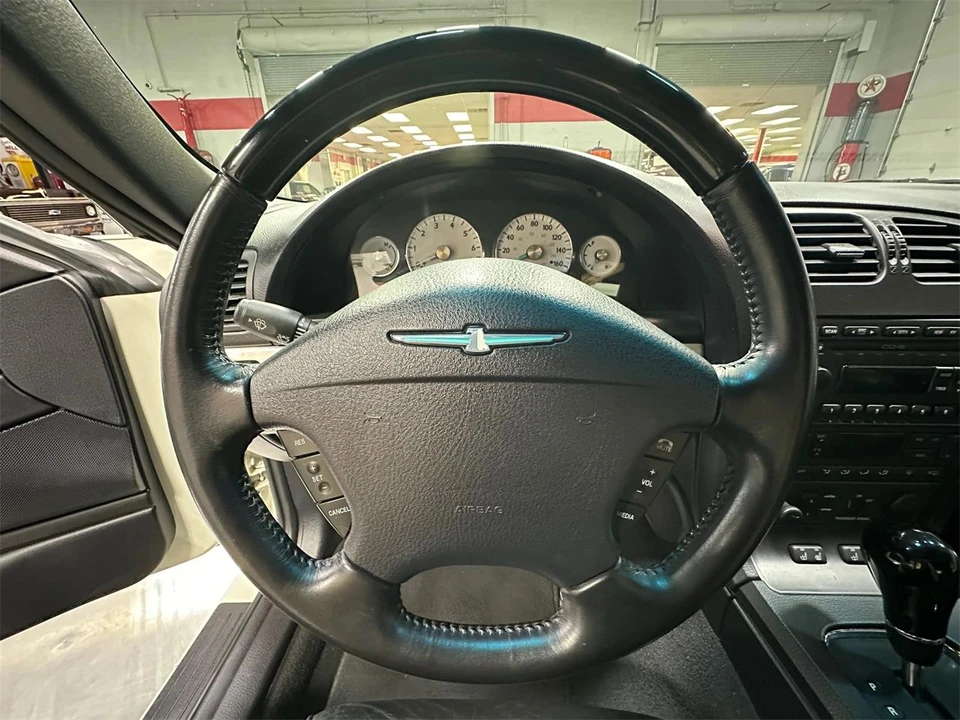 2003 Ford Thunderbird 11th Gen - Image 13 of 31