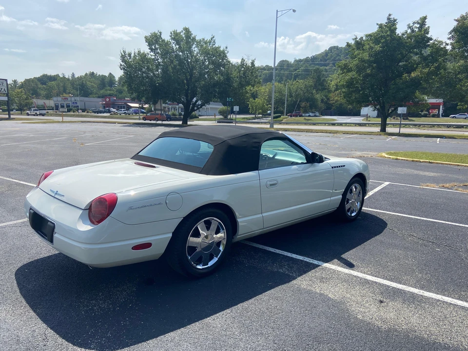 2003 Ford Thunderbird 11th Gen - Image 21 of 31
