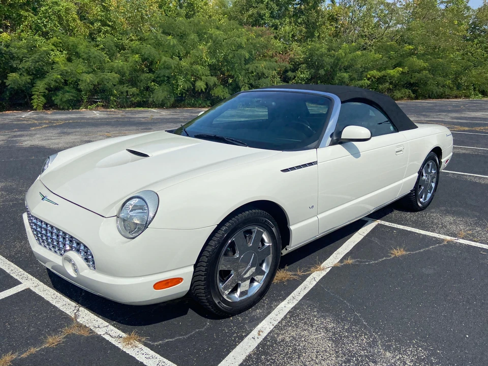 2003 Ford Thunderbird 11th Gen - Image 17 of 31