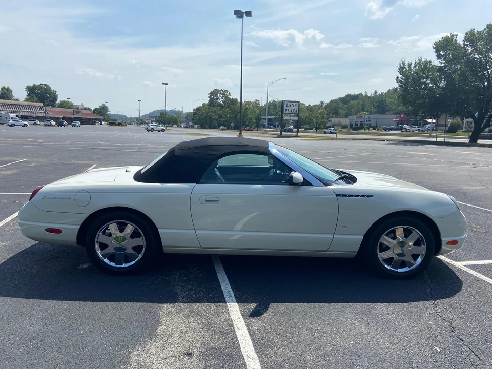 2003 Ford Thunderbird 11th Gen - Image 22 of 31