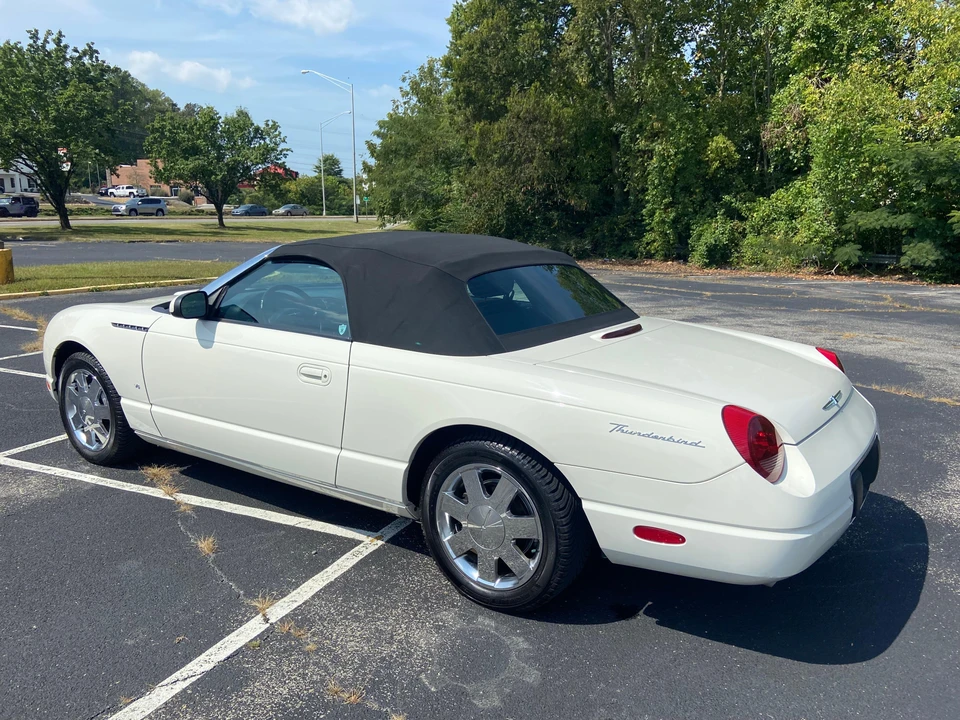 2003 Ford Thunderbird 11th Gen - Image 20 of 31