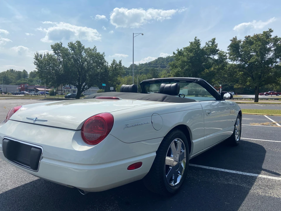 2003 Ford Thunderbird 11th Gen - Image 11 of 31
