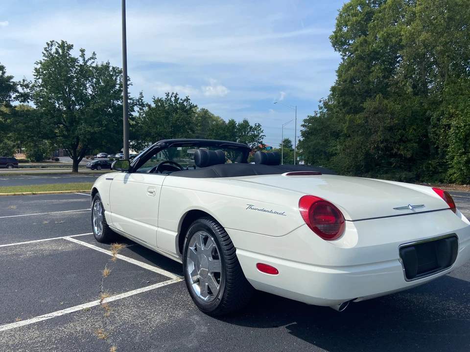 2003 Ford Thunderbird 11th Gen - Image 9 of 31