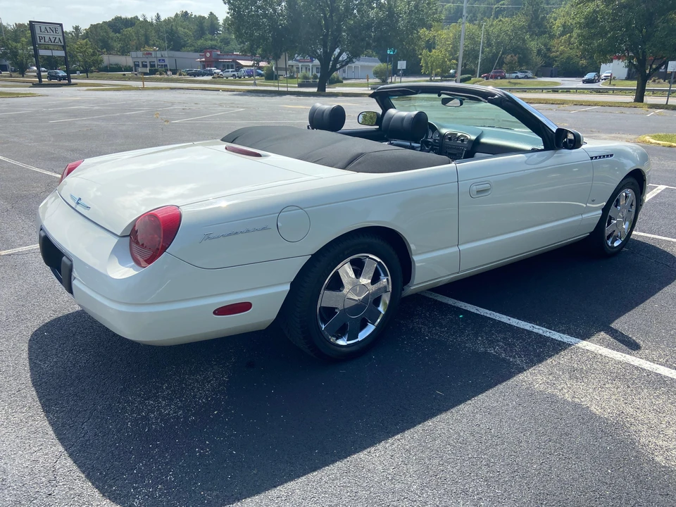 2003 Ford Thunderbird 11th Gen - Image 12 of 31
