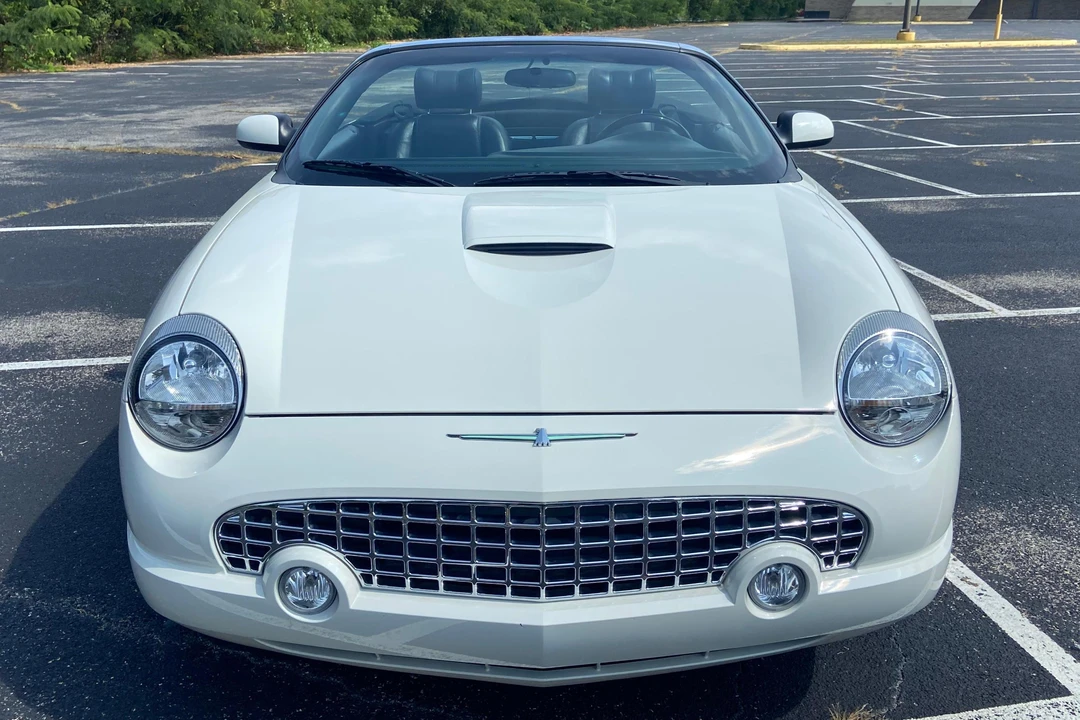 2003 Ford Thunderbird 11th Gen - Image 2 of 31