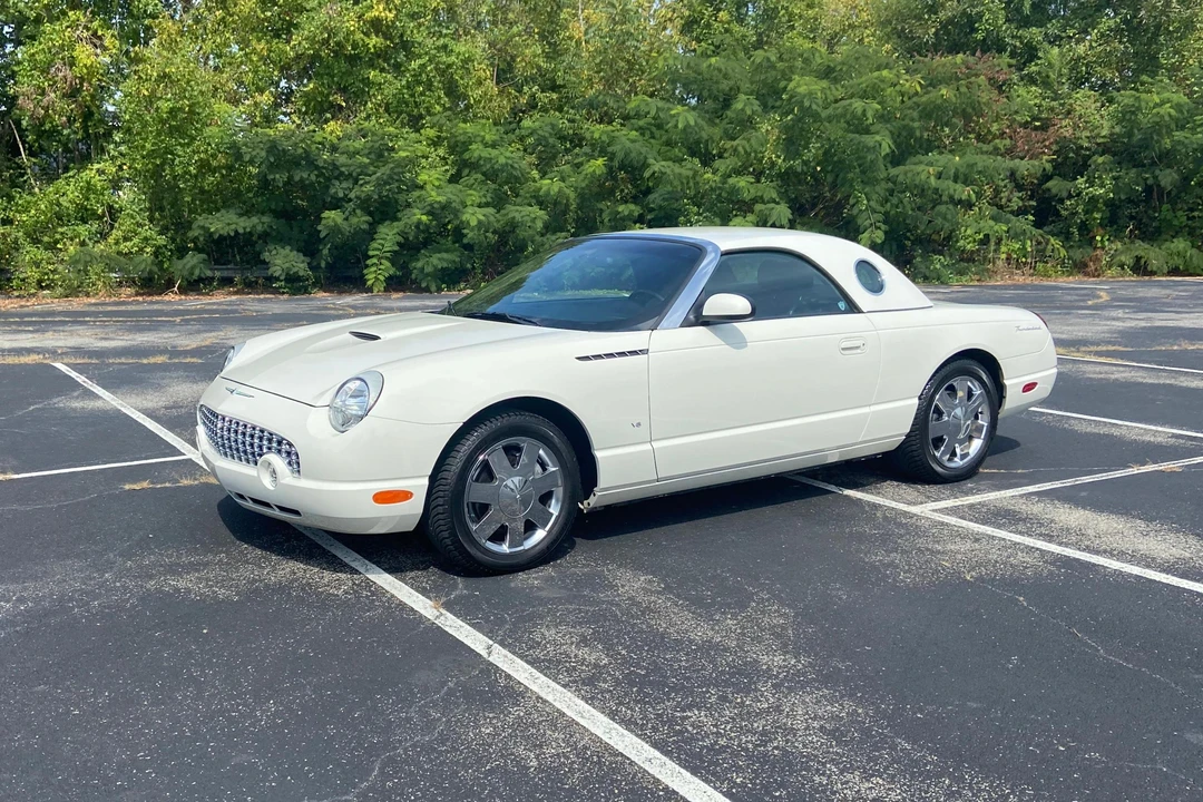 2003 Ford Thunderbird 11th Gen - Image 28 of 31