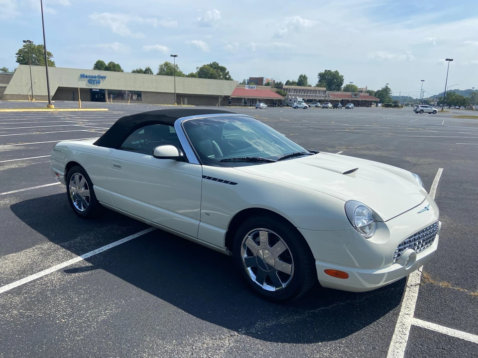 2003 Ford Thunderbird 11th Gen - Image 23 of 31