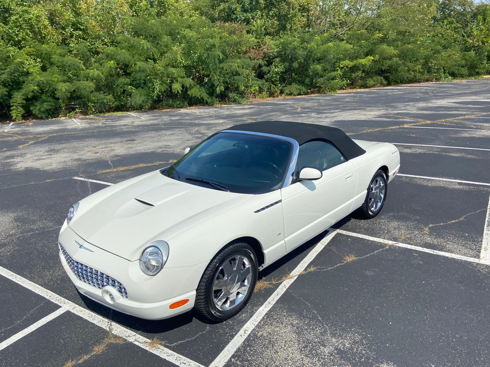 2003 Ford Thunderbird 11th Gen - Image 16 of 31