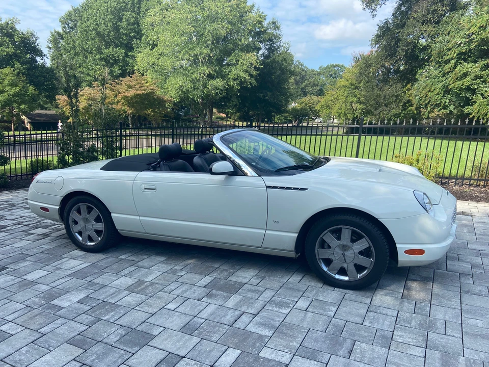 2003 Ford Thunderbird 11th Gen - Image 13 of 31