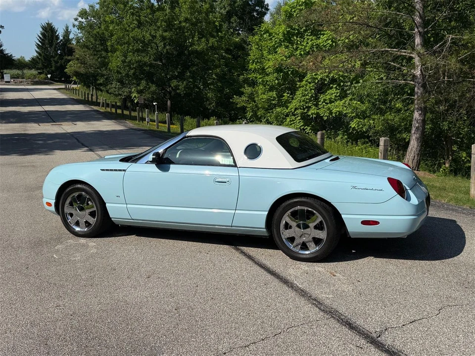 2003 Ford Thunderbird 11th Gen - Image 21 of 31