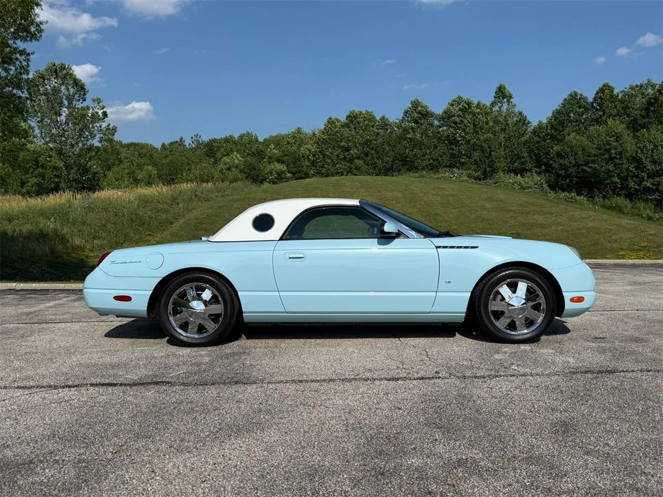 2003 Ford Thunderbird 11th Gen - Image 14 of 31