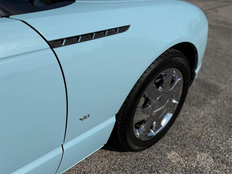2003 Ford Thunderbird 11th Gen - Image 29 of 31