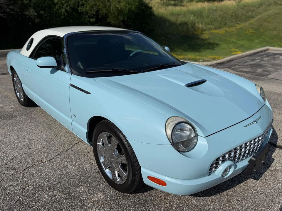 2003 Ford Thunderbird 11th Gen - Image 17 of 31
