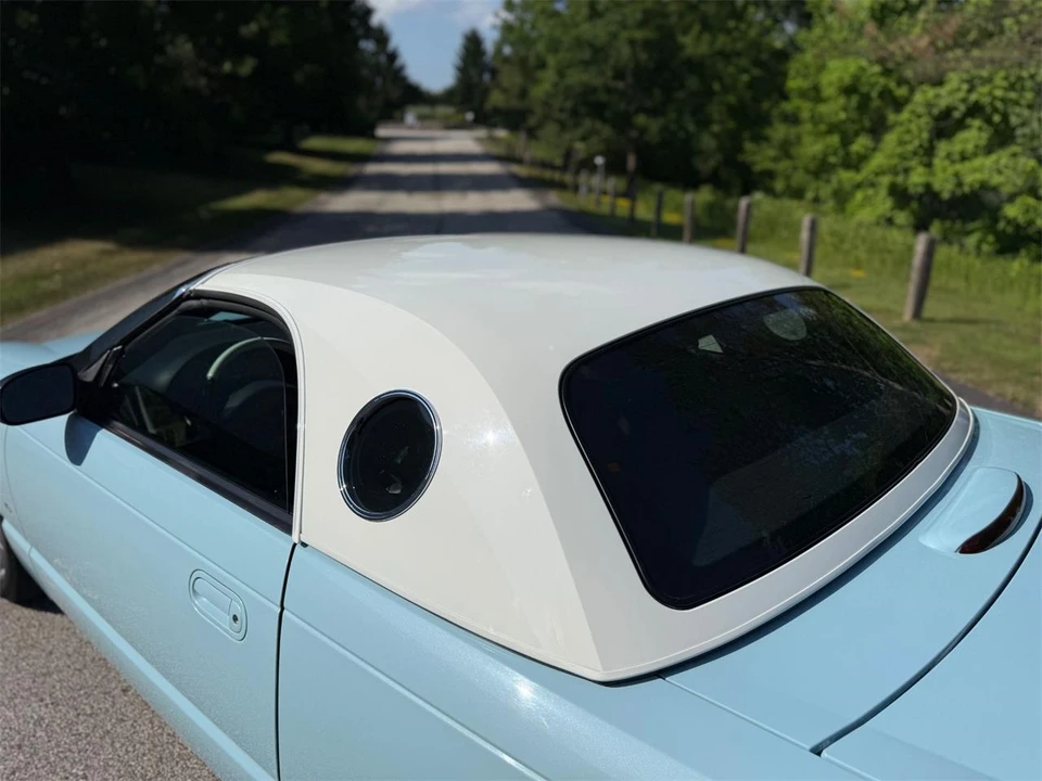 2003 Ford Thunderbird 11th Gen - Image 19 of 31