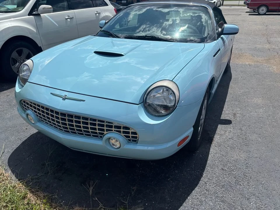 2003 Ford Thunderbird 11th Gen - Image 2 of 9